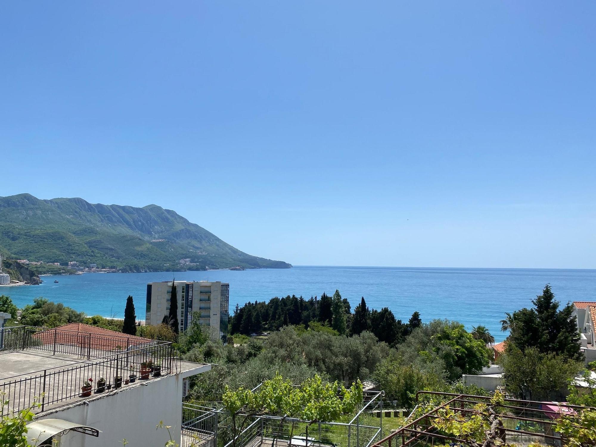 B&t * Budva