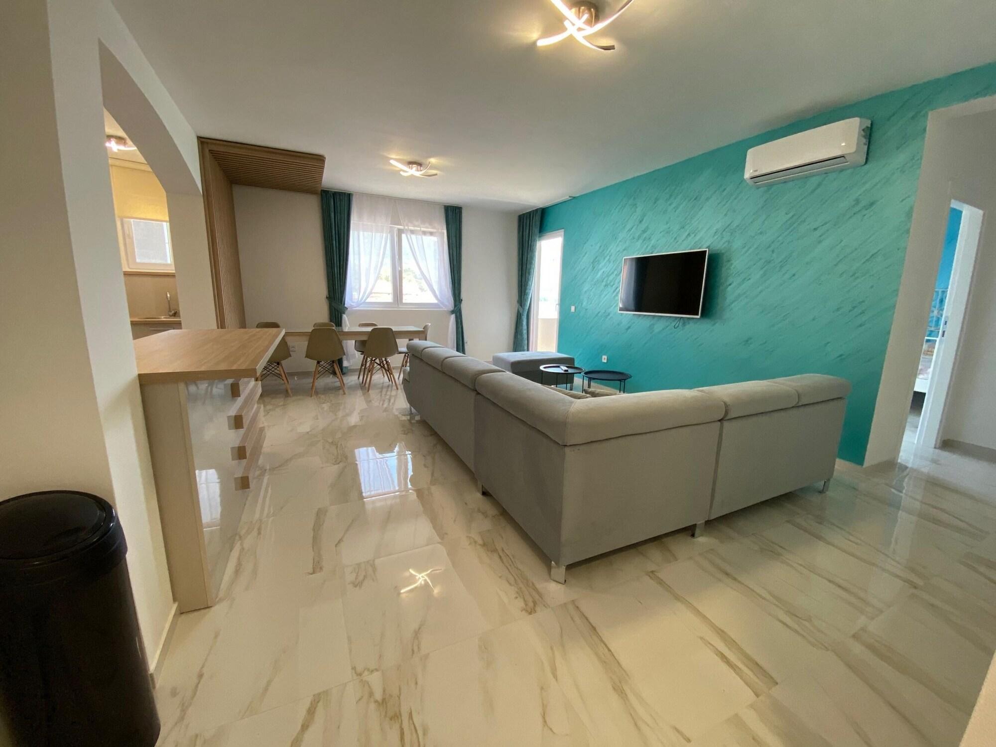 B&t Apartament Budva