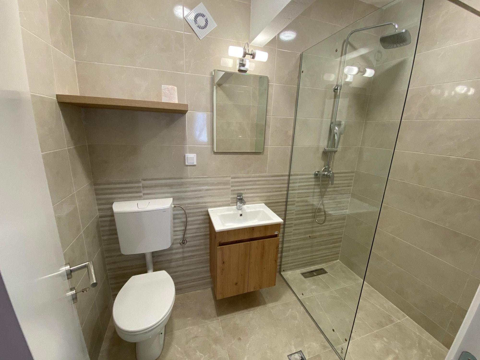 B&t Apartament Budva